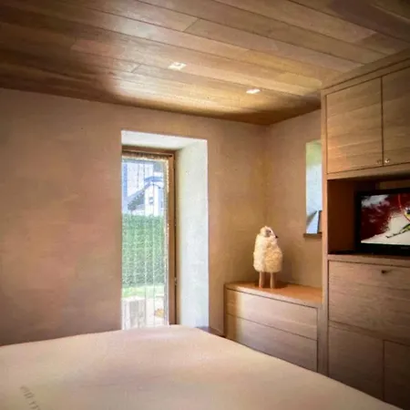 New Chalet W Near Slopes & Sauna Nyaraló